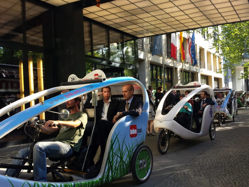 Berlin: Illuminated Berlin by Bike Taxi - Meeting at Alexanderplatz or Potsdamer Platz without wasting time