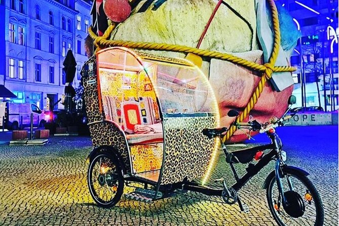 Berlin Night Tours - Romantic Night & Evening Tours Berlin - Pariser Platz and Brandenburg Gate at Night: The Grand Start