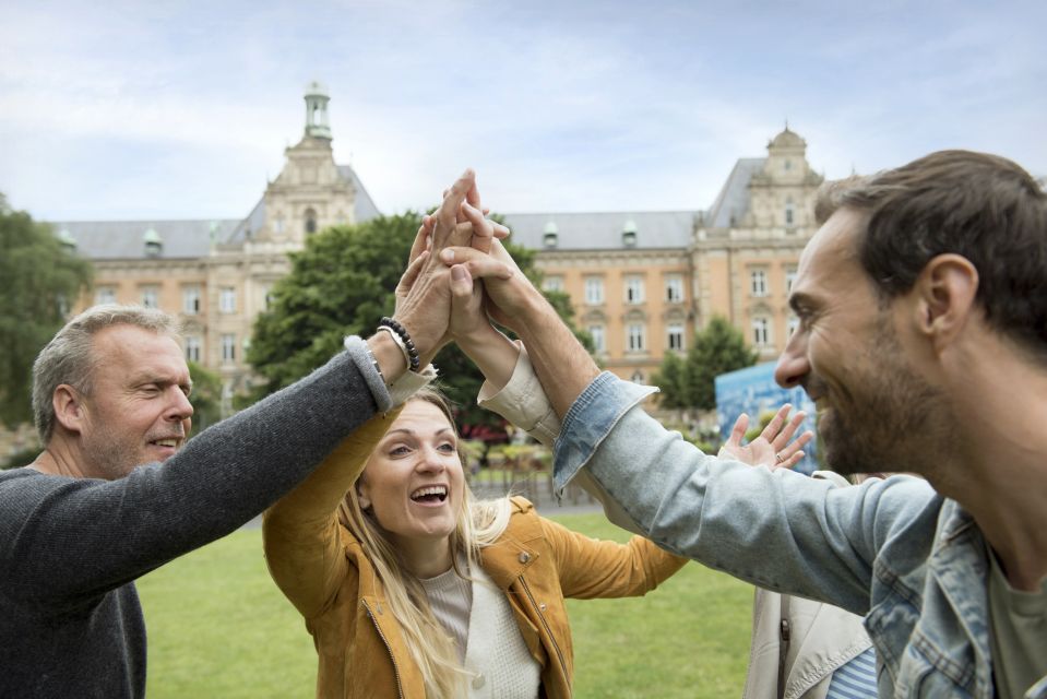 Berlin: Outdoor Escape Game Mitte - Meeting Your Game Master at Koppenplatz