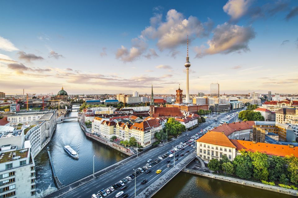 Berlin: Outdoor Escape Game Mitte - Cracking Codes While Berlin Looks Back