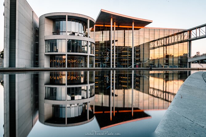 BERLIN PHOTO TOUR with a professional Photographer from Berlin - Unter den Linden route: Berlin Cathedral and Gendarmenmarkt vibes