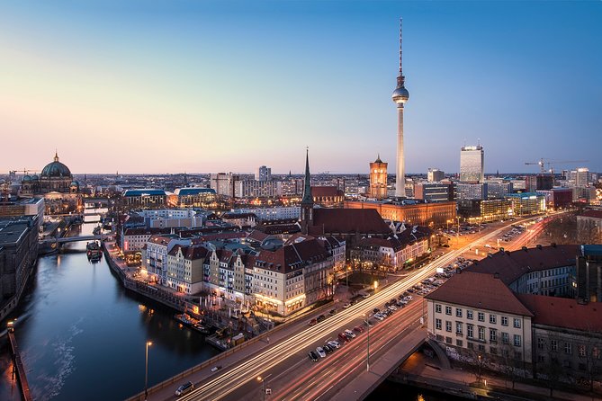 Berlin Photography Masterclass - Private Photography Lesson - A private Berlin photography masterclass that turns landmarks into photos