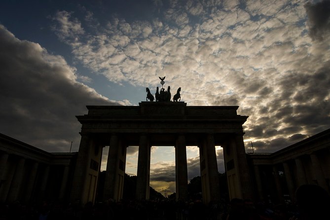 Berlin Photography Masterclass - Private Photography Lesson - Oberbaum Bridge and the Modersohntraßer viewpoint: practice reflections and city depth