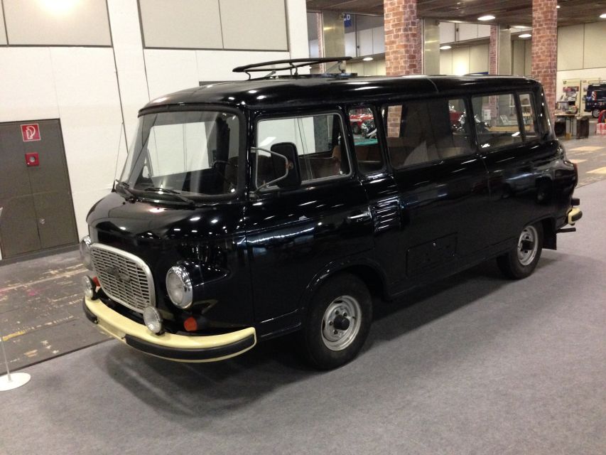 Berlin: Private 2-Hour Sightseeing Tour in Classic GDR Van - The guide matters: English commentary and route tweaks