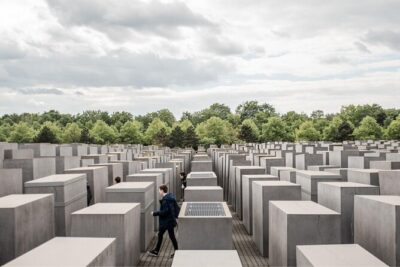 Berlin Private Custom Tour with a Local: Highlights & Hidden Gems - Pariser Platz to your first big moment: starting at Brandenburg Gate’s doorstep