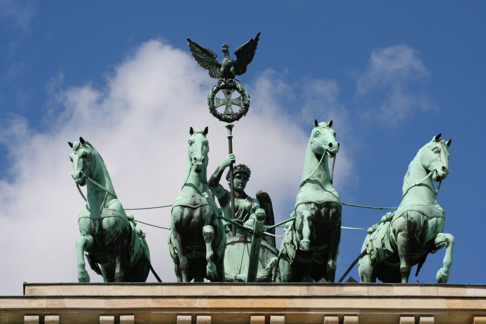 Berlin: Private Guided Tour of the Main Sights - Private Berlin in 3 Hours: how the sedan tour actually feels