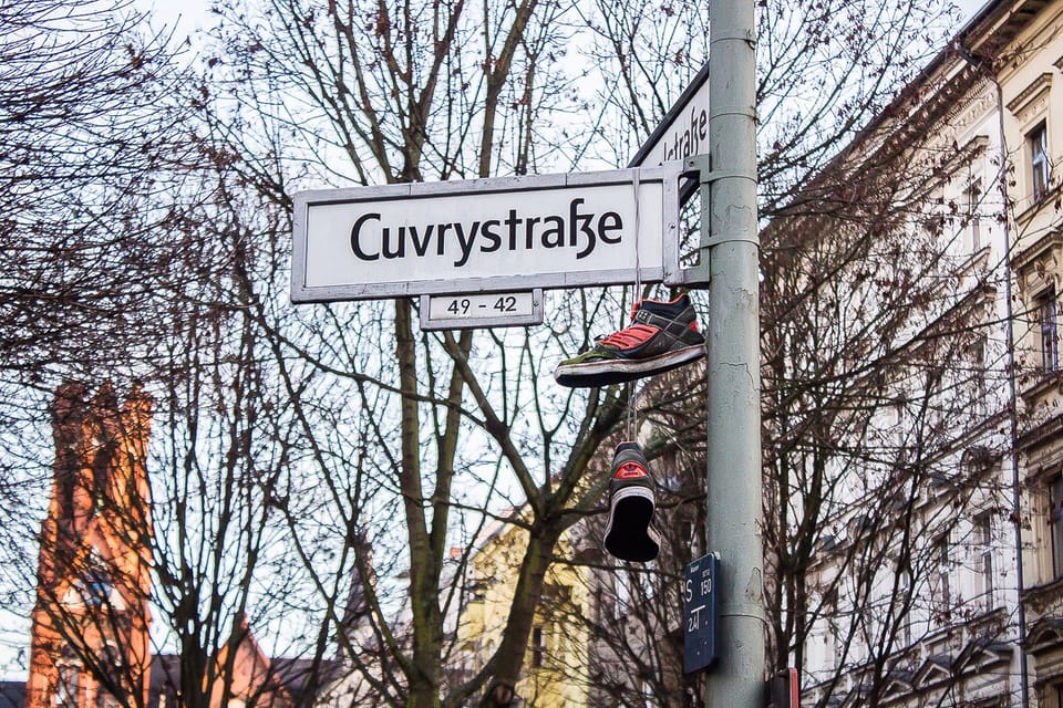 Berlin: Private Kreuzberg Street Art Walking Tour - Kreuzberg’s Squatter Era and Turkish Community: The Politics Behind the Paint