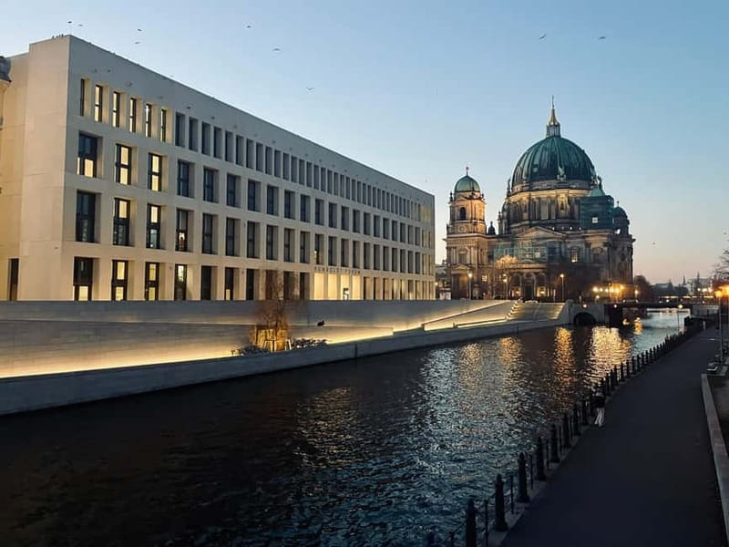 Berlin: Private Sightseeing Tour in an E-Rickshaw - How Much Time You Really Get (50 Minutes to 2.5 Hours)