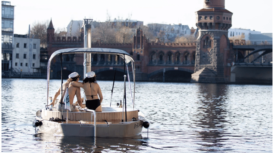 Berlin: Self-drive hot tub boat experience - Getting there: timing, briefing, and why you should arrive early