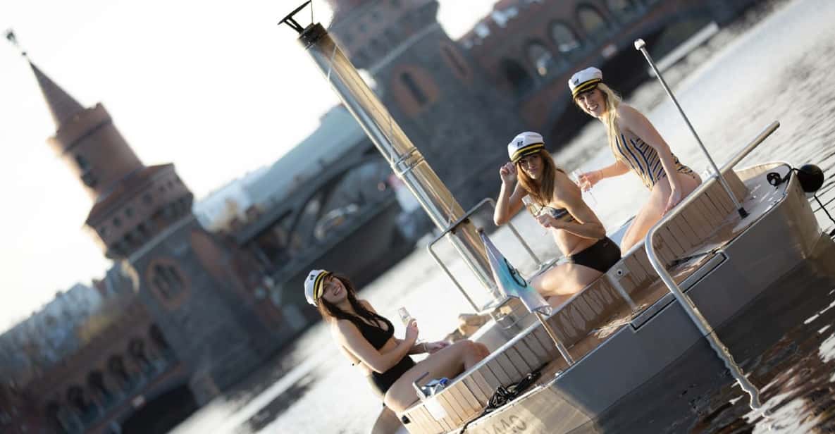 Berlin: Self-drive hot tub boat experience - Value and price: when $187 per group makes sense