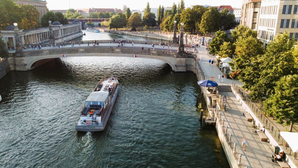 Berlin: Sightseeing Boat Tour on the Spree for Families - Key things to know before you go