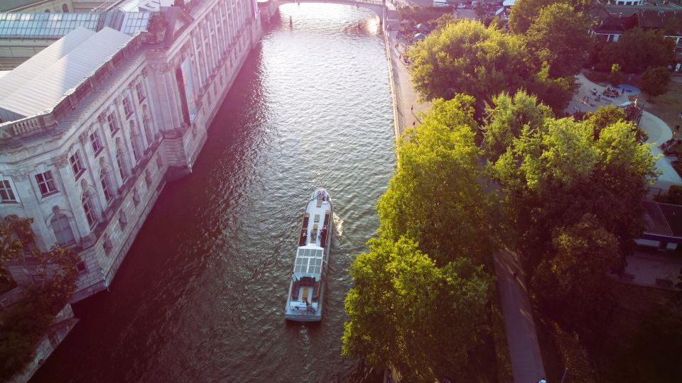 Berlin: Sightseeing Boat Tour on the Spree for Families - Inside the John Franklin: deck views, warm windows, and snacks