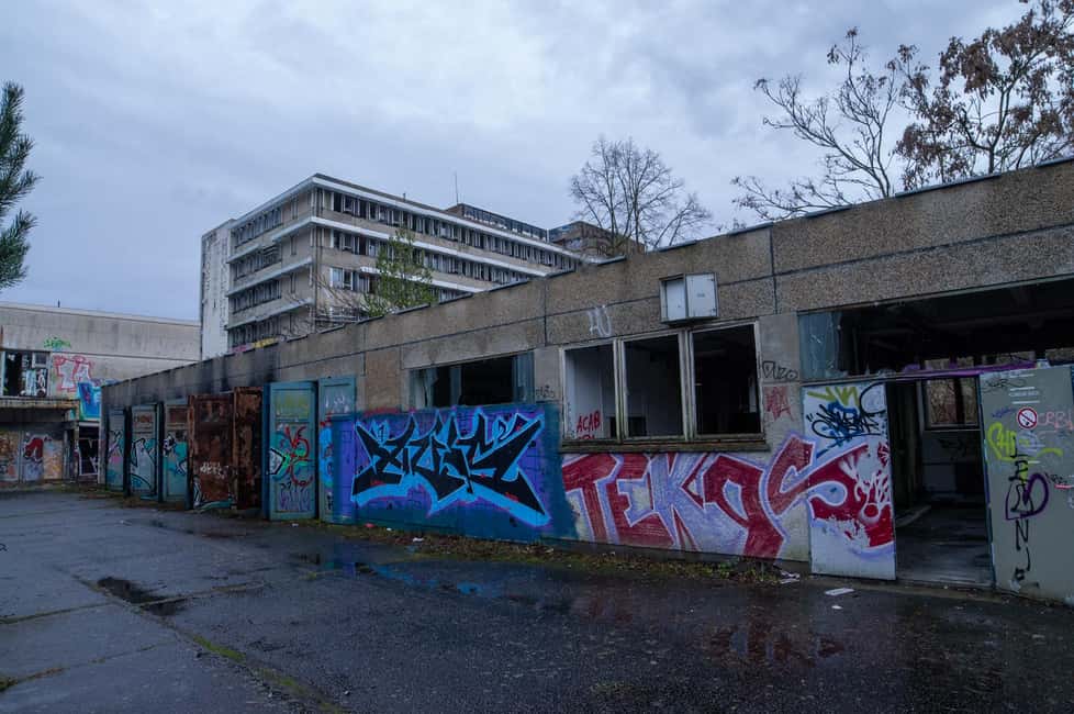Berlin: Urbex Abandoned Places & History Tour - Practical packing checklist for Berlin Urbex style days