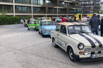 Berlin Wall Self-Drive Trabi Tour - The Convoy System: How the Guide Keeps You on Track
