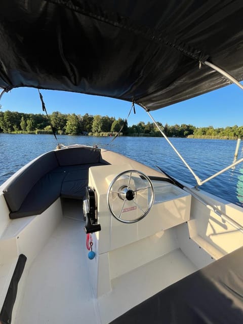 Berlin: Wonderful days renting the motorboat tortola - Practical Tips to Make Your Lake Day Smooth