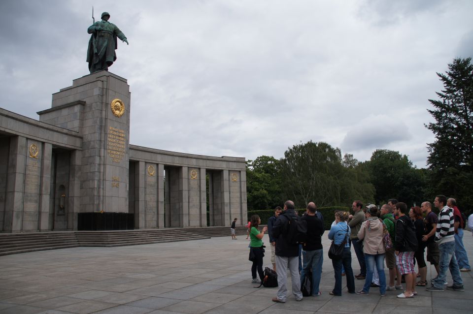 Berlín y el Nacionalsocialismo. Group Tour in Spanish - Precio, valor y el tema del transporte AB