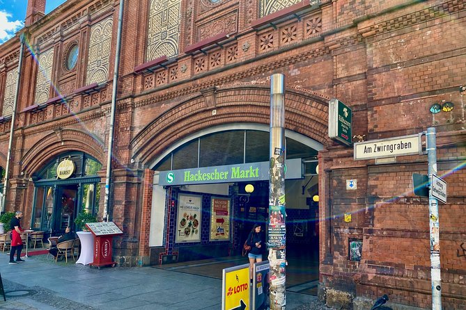 Berlin's Jewish Quarter - Private Live Virtual Experience - Stop 2: Haus Schwarzenberg, Moses Mendelssohn, and a Graffiti-Friendly Side Street