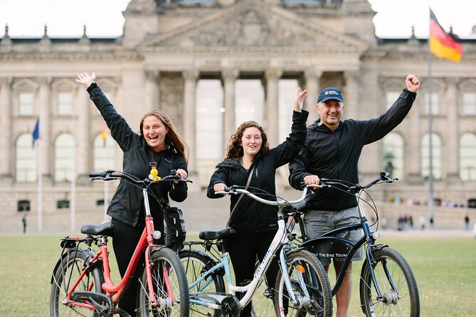 Best of Berlin E-Bike Tour - Getting Started at Alexanderplatz and Nailing the E-Bike Flow