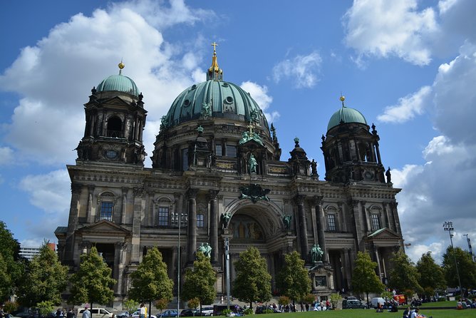 Best of Berlin with a licensed Guide - Checkpoint Charlie: spy-movie vibes with real geography
