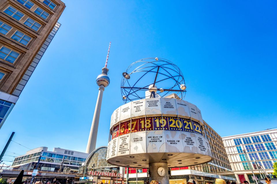 Bike Tour of Berlin Top Attractions with Private Guide - Bike comfort, safety basics, and what’s included