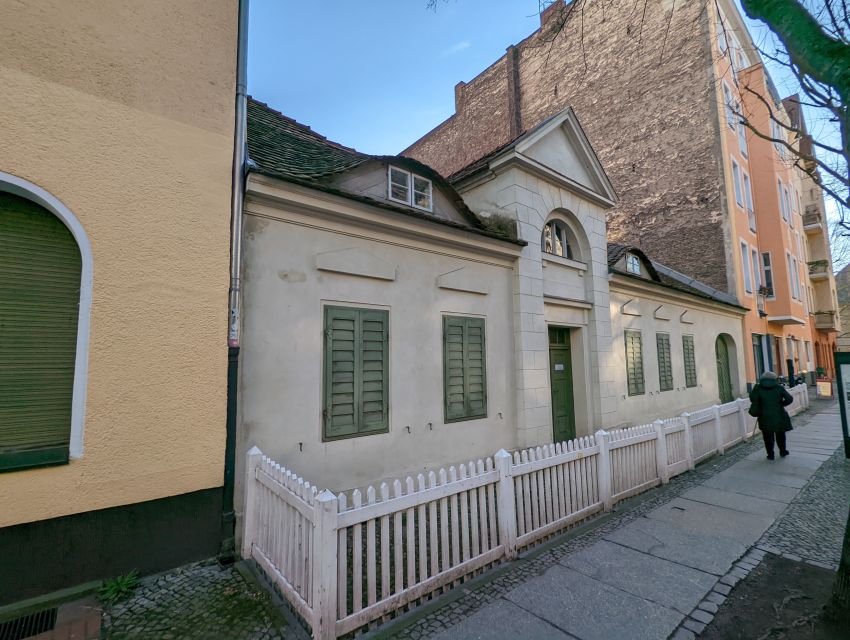 Charlottenburg: 2-Hour City Walking Tour - Preserved schoolhouses from 1786 and the pre-war development story