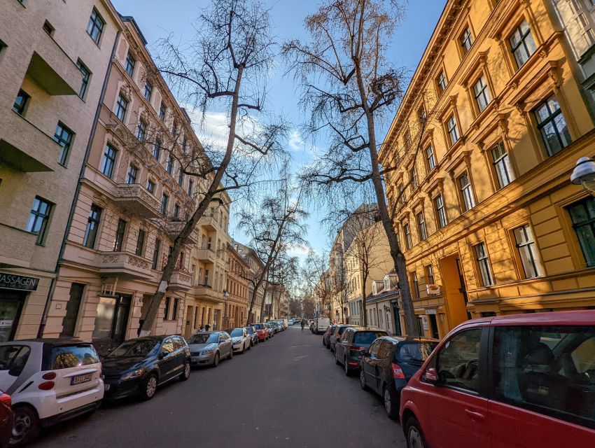 Charlottenburg: 2-Hour City Walking Tour - Meeting at Rathaus Charlottenburg and getting your bearings fast
