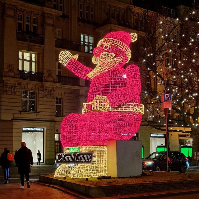 Christmas market lights tour bus through Berlin, free mulled wine (2.5 hours) - A short, efficient Christmas route through Berlin’s best-lit corners