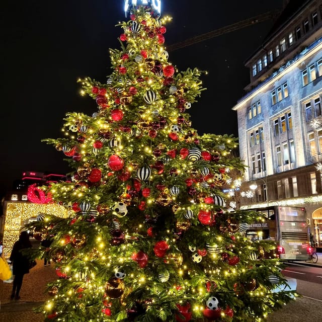 Christmas market lights tour bus through Berlin, free mulled wine (2.5 hours) - Rotes Rathaus, Neptune Fountain, and Bebelplatz: the city’s winter squares
