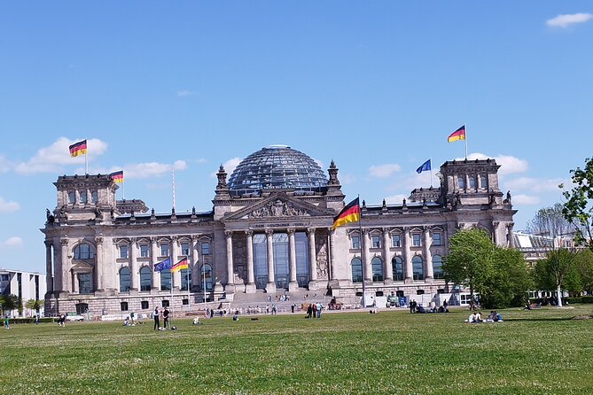 Daily First Rickshaw promotion in Combi Vehicle public Group 90€ - Museum Island: UNESCO sights in a focused 15 minutes