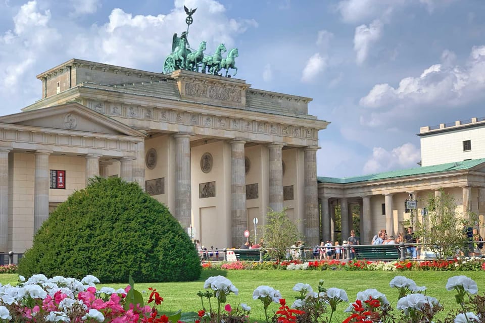 Discover Berlin Express Tour: 2hr Highlights - WWII memorials that force you to slow down (Sinti & Roma, Soviet War, and the Holocaust memorial)
