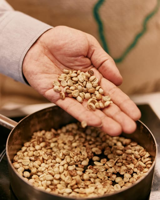 DIY Coffee Roasting in Berlin - Tasting and Grinding: Why the Workshop Pushes You to Try Immediately