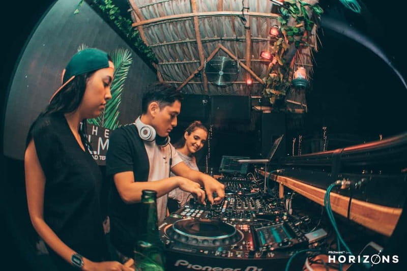 DJ for a Day: Learn to Mix Like a Pro in Berlin - Scratching basics: timing first, then style