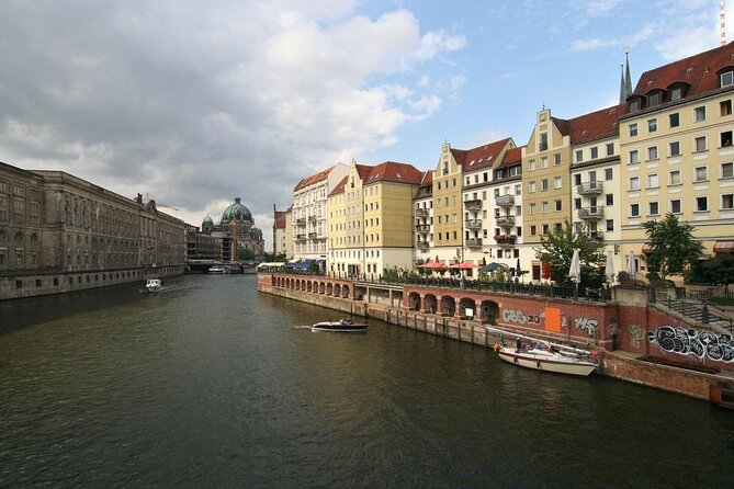 Evening aperitif tour aboard the motor yacht Fitzgerald - Key highlights at a glance