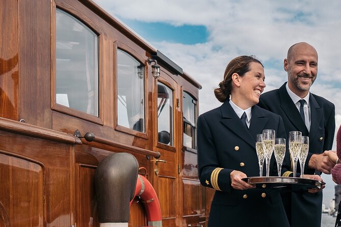 Evening aperitif tour aboard the motor yacht Fitzgerald - The monumental column and observation tower moment
