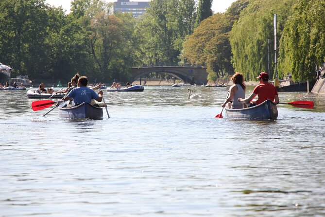 Explore Berlin by canoe - Badeschiff and East Side Waterfront: Watching Berlin Leisure Up Close