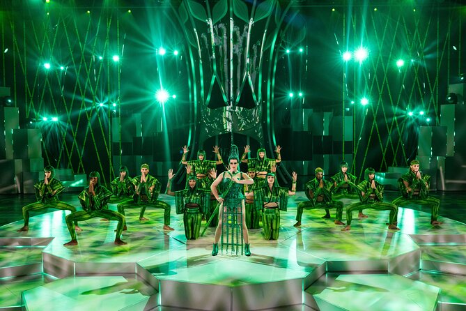 FALLING | IN LOVE Grand Show at Friedrichstadt-Palast Berlin - Where to Go and How to Plan Your Evening