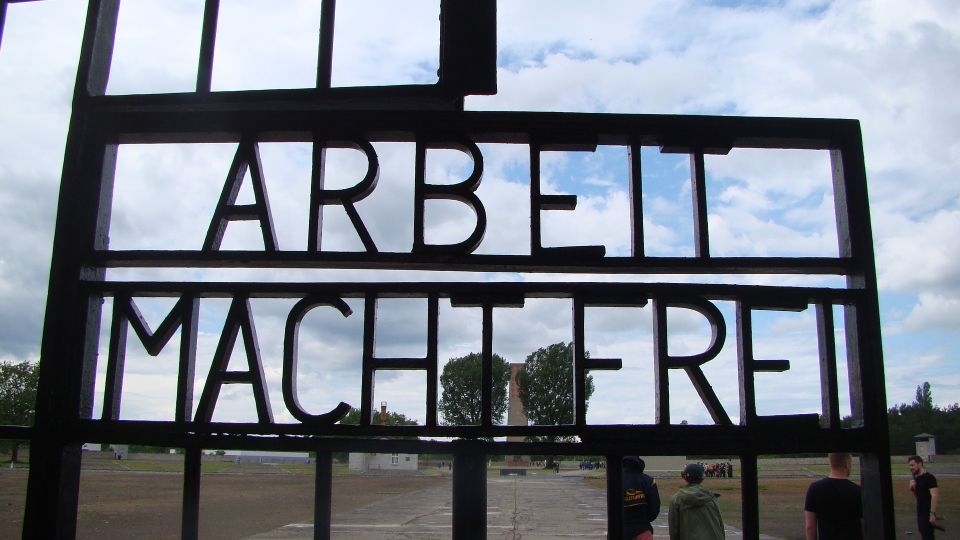 From Berlin: Sachsenhausen Concentration Camp Day Trip - Getting from central Berlin to Oranienburg (without stressing)