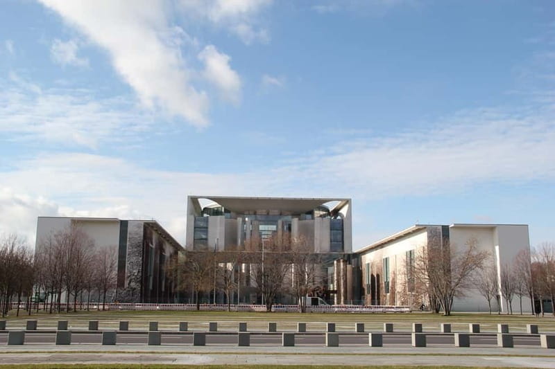 Guided Insider Tour Government and Parliament District - Key points worth knowing before you go