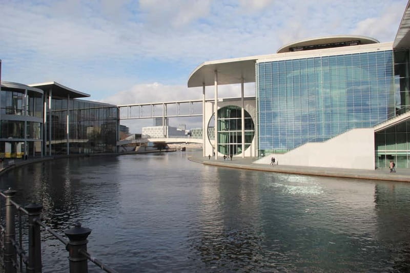 Guided Insider Tour Government and Parliament District - German Chancellery: design choices tied to real decisions