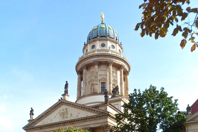 Half-Day Guided Bike Tour of Central Berlin's Highlights - Bikes, Weather, and a Maximum of 8 Riders