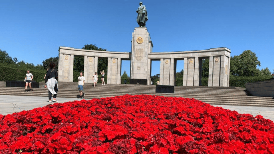 Hitler to Stalin - WWII & Cold War Tour (Small Group) - How the 2.5 Hours Fits Together (and why that matters)