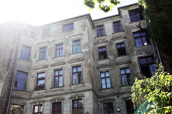 Jewish Life in Berlin - Private Walking Tour - Stop 2: Die Hackeschen Höfe and the Memorial of a Protest