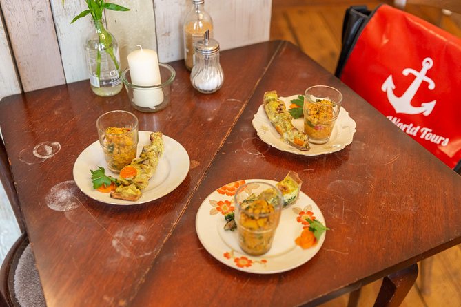 Kreuzberg kulinarisch – Die Food Tour - Oranienstraße and the architecture lesson you’ll notice later