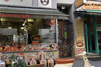Kreuzberg kulinarisch – Die Food Tour - Meeting at Kottbusser Tor (Kotti): get your bearings first