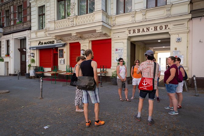 Kreuzberg Tour – Kriminell und kuschelig - Oranienstraße and the backyards: imagining daily life in crowded courtyards