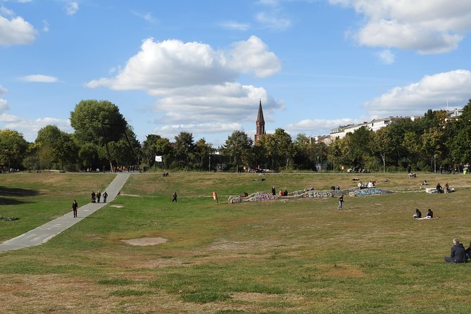 Kreuzberg Tour – Kriminell und kuschelig - The guide matters: pace, clarity, and humor that doesn’t feel forced
