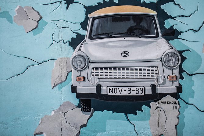 Kreuzberg Walking Tour: Immigrants, Artists & Hipsters - SO36 and the Changing Neighborhood: History Meets Today