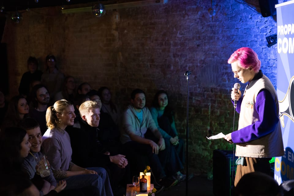 Love in Berlin Comedy Show - The free shot and bar access: small perks that change the mood