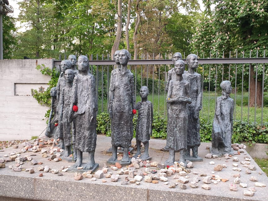 Nazi Berlin and the Jewish Community Tour - The Jewish quarter and the New Synagogue’s golden dome
