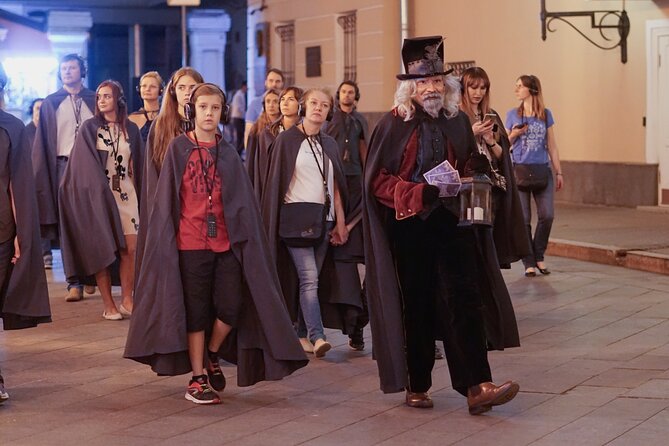 Night magic city tour in Berlin - The Practical Side: Timing, Group Size, and Meeting Points